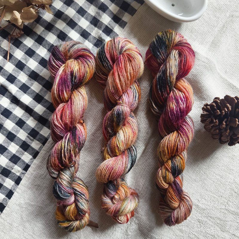 lufi~Hand-dyed Merino wool stockings thread 50g - เย็บปัก/ถักทอ/ใยขนแกะ - ขนแกะ 