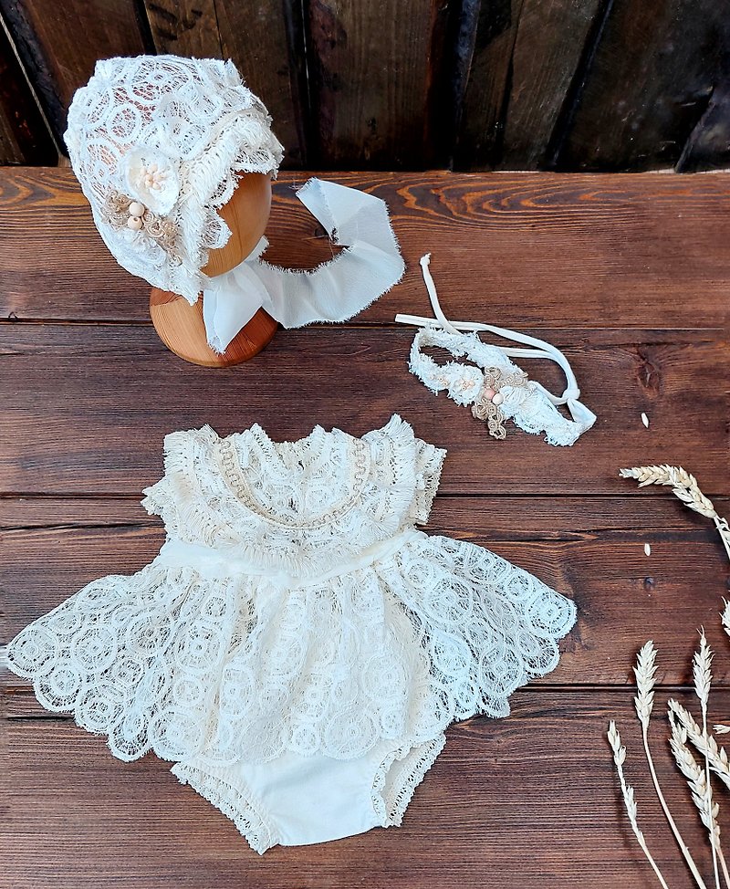 Newborn boho lace set, baby girl gown, boho headband, Newborn photography props - เครื่องประดับ - ผ้าฝ้าย/ผ้าลินิน ขาว
