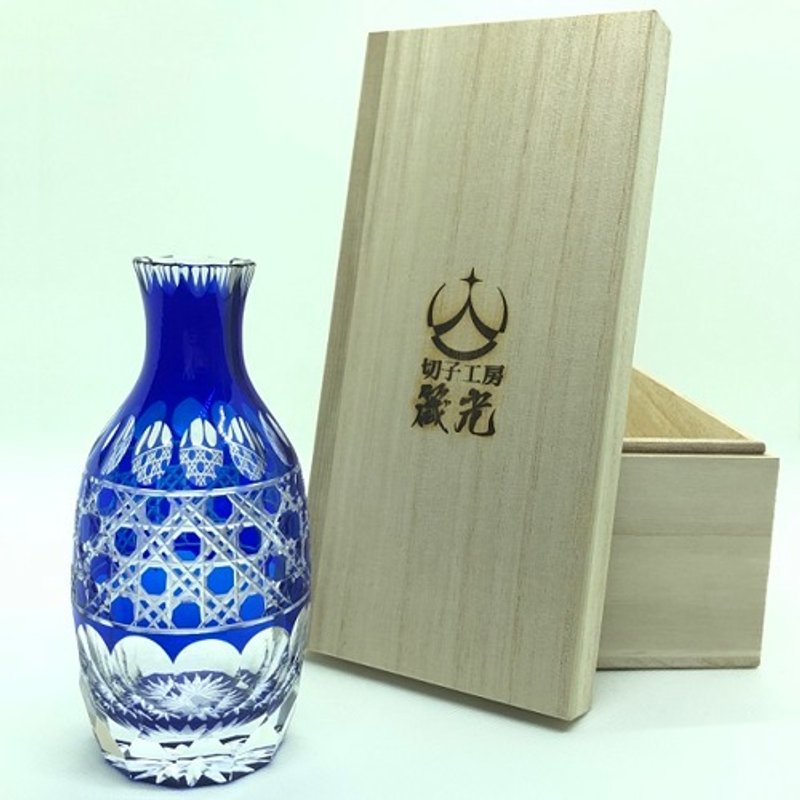 Sake bottle, octagonal basket pattern and tortoise shell pattern - ถ้วย - แก้ว 