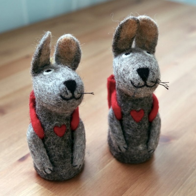 兔子帶便當・羊毛氈溫蛋擺飾偶 - 裝飾/擺設  - 羊毛 灰色