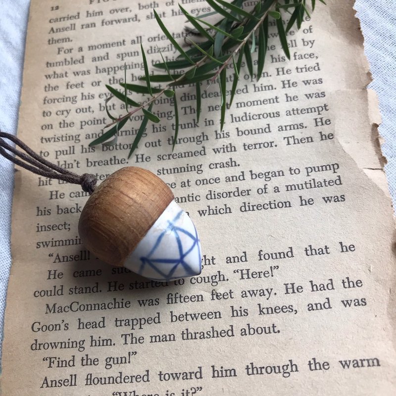 Acorn Ceramic Necklace - 長項鍊 - 陶 