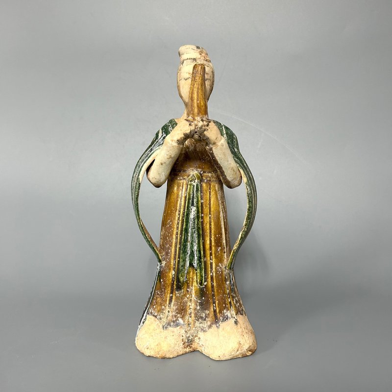 Tang Dynasty Tri-Colored Female Attendant Figurines - ของวางตกแต่ง - ดินเผา สีกากี