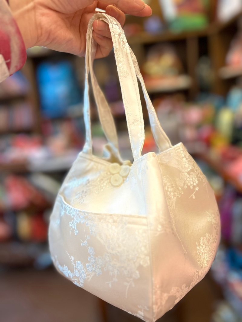 超高CP值花瓣設計水滴小手提袋母親節禮物超值爆款 - 手提包/手提袋 - 絲．絹 多色