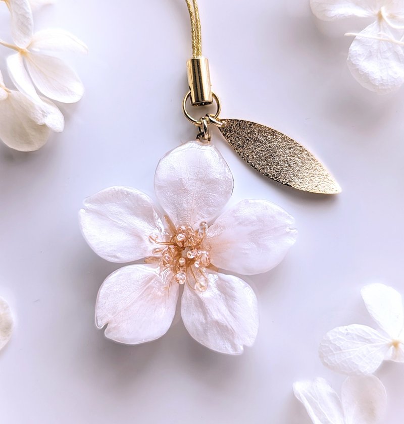 [Made to order] Everpink Sakura. Real flower cherry blossom and gold leaf strap charm netsuke - Keychains - Resin Pink