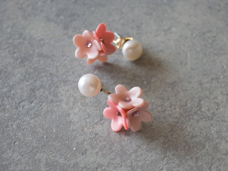 Freshwater pearl and flower back catch earrings / pink - ต่างหู - ดินเหนียว สึชมพู