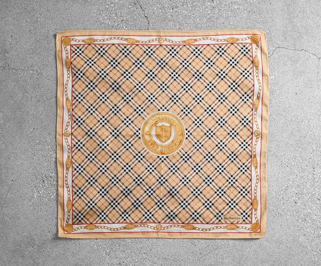 新品未使用✨バーバリー 100％シルク スカーフ メガチェック 大判 スクエア 新品未使用✨バーバリー 100％シルク スカーフ メガチェック 大判
