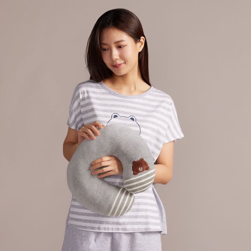 YVONNE COLLECTION以旺傢飾 LINE FRIENDS 熊大頸部抱枕