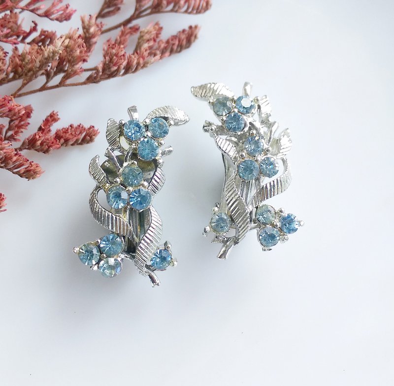 【西洋古董飾品 】立體 對稱 冰沁花形  夾式耳環 - Earrings & Clip-ons - Other Materials Gold