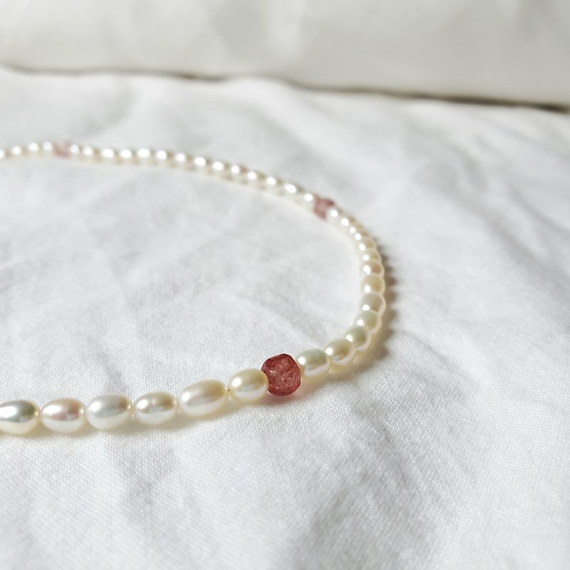 Strawberry Crystal Pearl Necklace / Ore Jewelry Stainless Steel Handmade Ore Necklace - Necklaces - Pearl Pink