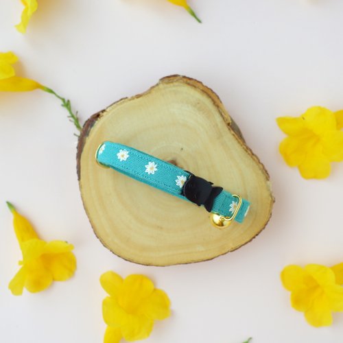 Purrcraft : MINI DAISIES : Pine green - Handmade embroidered flower breakaway cat collar