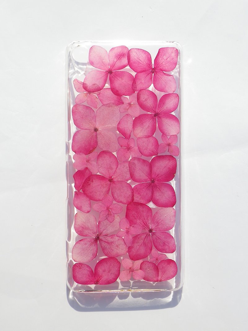 Anny's workshop手作押花手機保護殼，適用於Sony Xperia XA, 浪漫粉色繡球花 (現貨) - 手機殼/手機套 - 塑膠 粉紅色