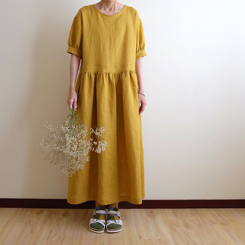 日常手作服  散步花園  芥末黃五分蓬蓬袖長洋裝  亞麻 - 連身裙 - 棉．麻 黃色