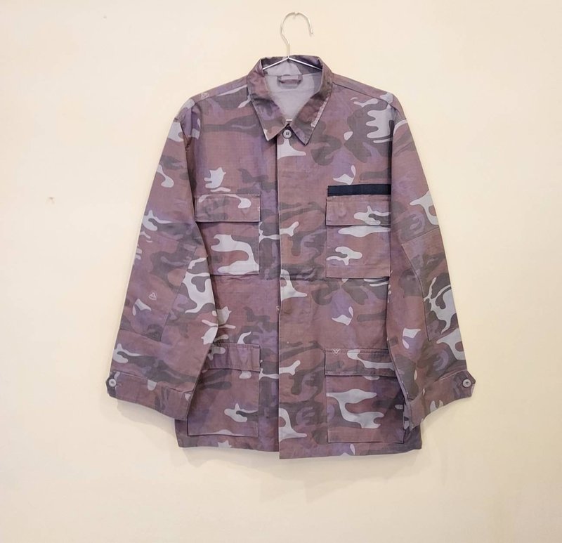 Serbian public hair light chocolate tear-proof camouflage thick version military old shirt jacket - เสื้อเชิ้ตผู้ชาย - วัสดุอื่นๆ สีกากี