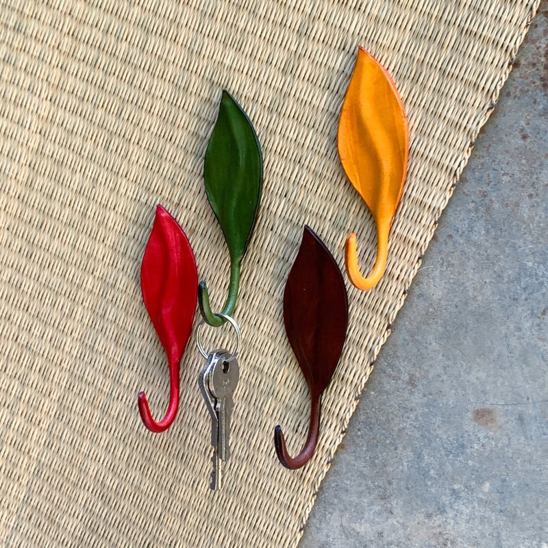 Leafy hook magnet (unique,leather,handmade,souvenir genuine) - 磁鐵 - 真皮 