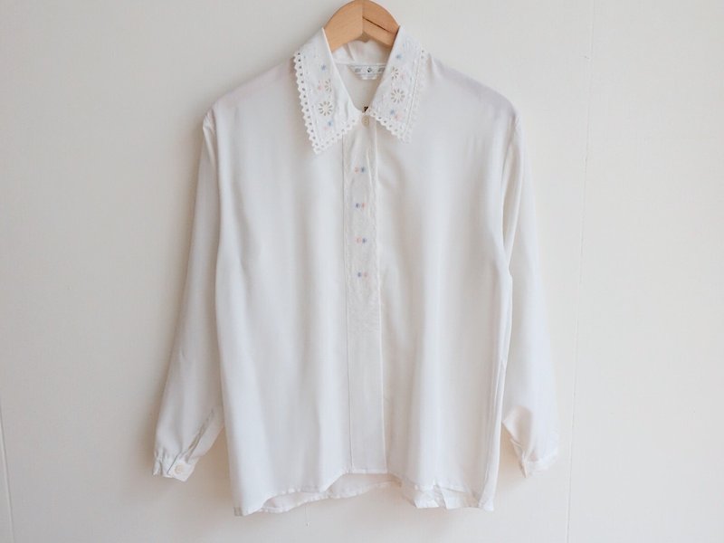 Vintage / Shirt / Long sleeve no.118 tk - เสื้อเชิ้ตผู้หญิง - เส้นใยสังเคราะห์ ขาว