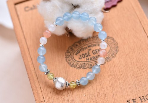 Details about   AQUAMARINE FINELY CUT SHINY GEMSTONE MAGNETIC CLASP WOMENS BRACELET LOW PRICED