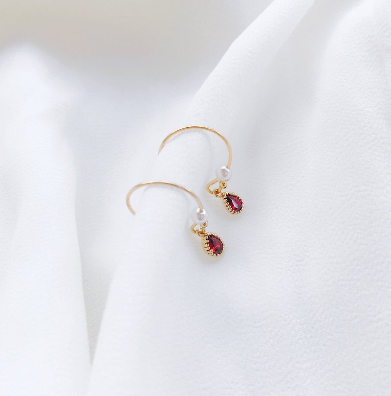Classical Queen 14k gold ear hooks Pomegranate red fine zircons Pearl earrings - ต่างหู - โลหะ สีแดง