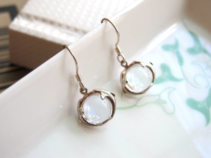 [Little Dolphin] White Crystal x 925 Silver - Handmade Natural Stone Series - Earrings & Clip-ons - Crystal White