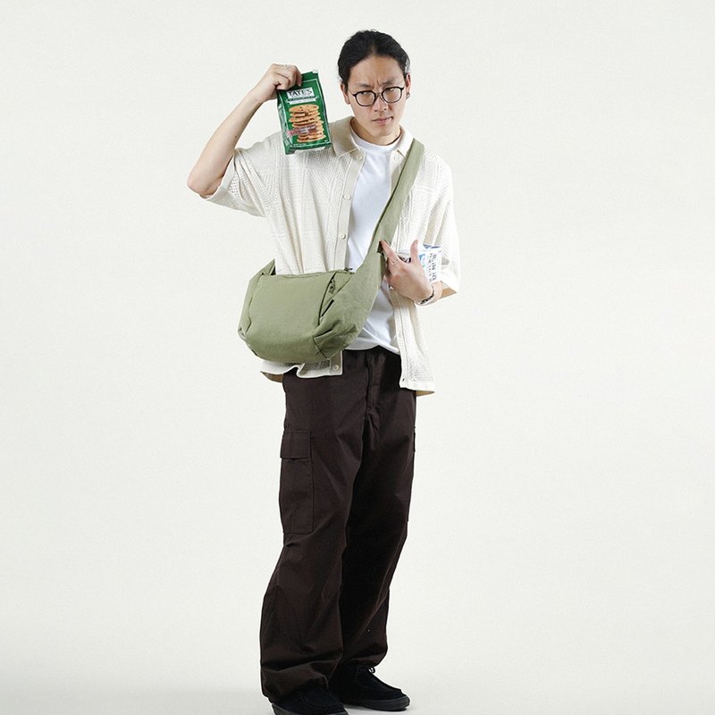 【FW25全新Wander系列】MILES 日常斜背包 中號 (草綠色) - 側背包/斜背包 - 環保材質 綠色