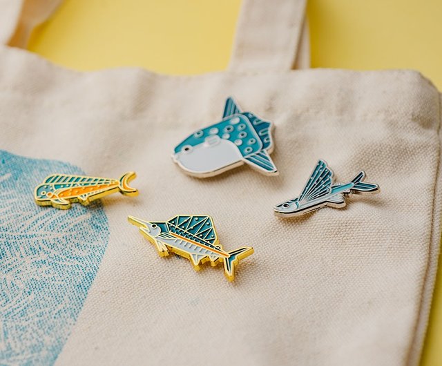 四季の魚たちモチーフピンバッジ 4種セット - ショップ fishbar