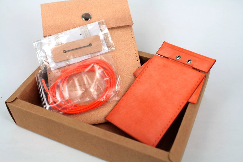 MOOS X WASOMEORIGAMIベジタブルタンレザードキュメントカバーレザー素材バッグ手縫い素材バッグ - 革細工 - 革 オレンジ