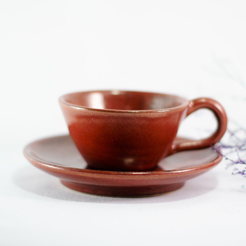(Exhibition) Iron red coffee cup, coffee cup with plate, coffee cup set, cup and saucer - about 95CC - Mugs - Pottery Red