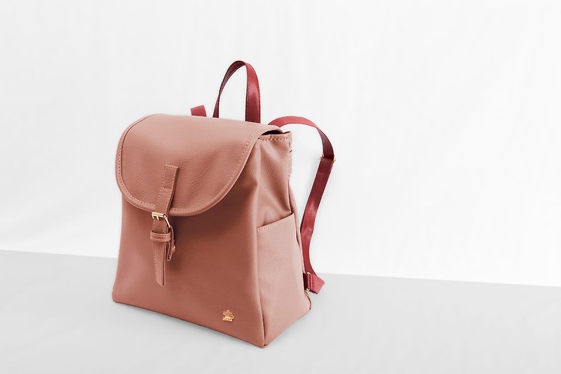 Taiwan Original/CLM Vegan Leather/Nipot Backpack-Camel Red - กระเป๋าเป้สะพายหลัง - หนังเทียม สีนำ้ตาล