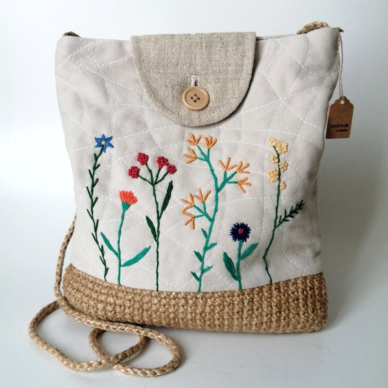 Embroidered Crossbody Mini Purse - Handmade Small Boho Bag: Unique Design. - 側背包/斜背包 - 棉．麻 