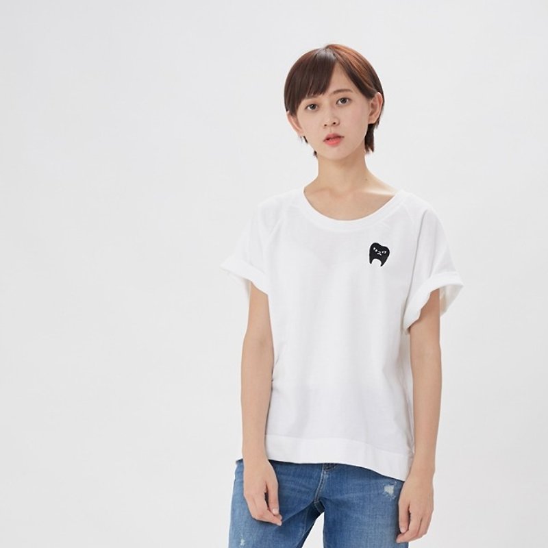 French Terry wide T-shirt black teeth Embroidery badge - Women's T-Shirts - Cotton & Hemp White