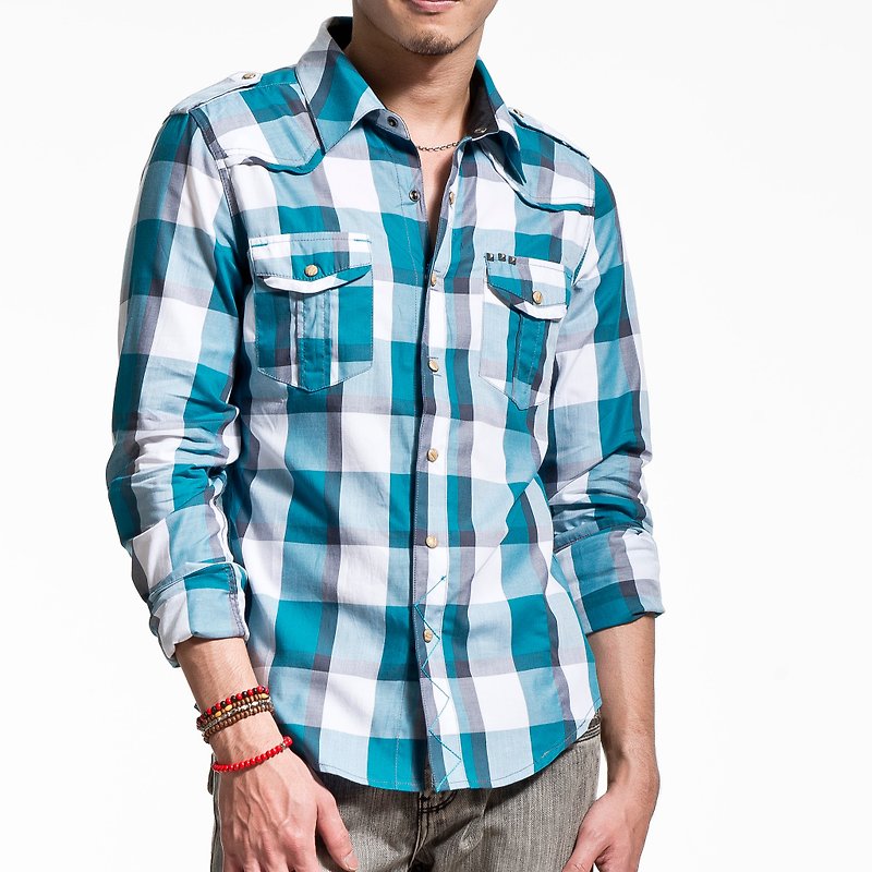 50 combed cotton blue and white plaid pyramid stud long-sleeved shirt - เสื้อเชิ้ตผู้ชาย - ผ้าฝ้าย/ผ้าลินิน สีน้ำเงิน
