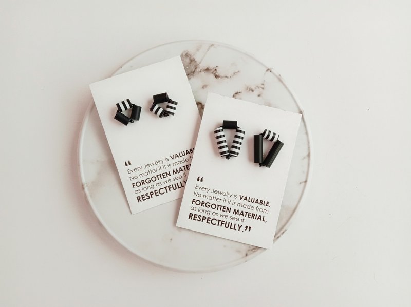 紙耳環_經典黑白_三角串珠TRIANGOLO 銀針 - 耳環/耳夾/耳骨夾 - 紙 黑色