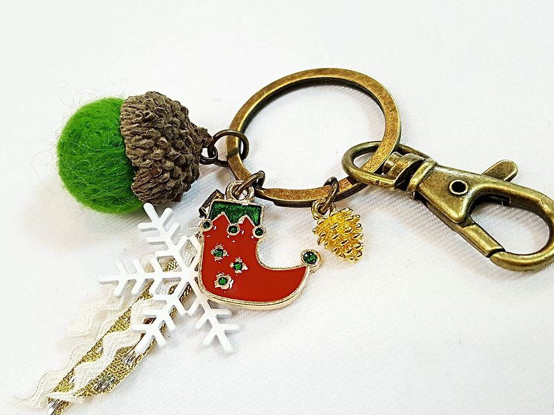 Paris*Le Bonheun. Forest of happiness. Christmas boots. Wool felt acorn pine cone key ring - Keychains - Other Metals Green