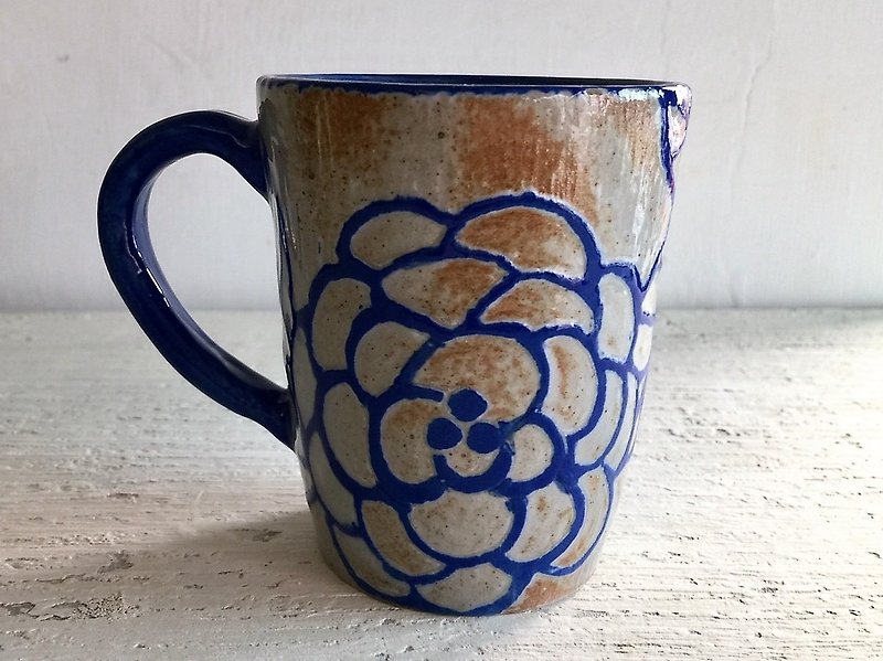 Yang Engraving Series - Blue Camellia Cup _ Pottery Mug - แก้วมัค/แก้วกาแฟ - ดินเผา สีน้ำเงิน