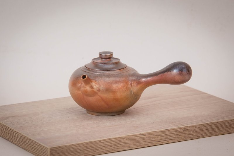 柴燒金銀彩茶壺180ml - 茶壺/茶杯/茶具 - 陶 多色