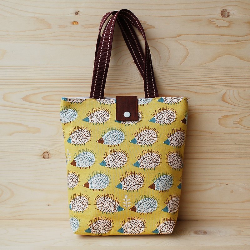 Fatty Hedgehog Tote Bag / Left 1 - กระเป๋าถือ - ผ้าฝ้าย/ผ้าลินิน สีเหลือง