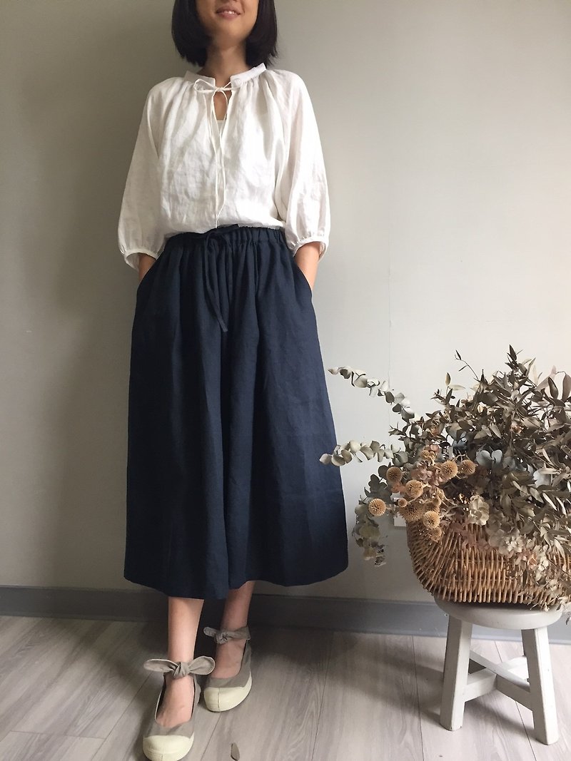 Exclusive order made in mouse gray cotton and linen / Gods afternoon / Elegant and restrained dark blue crease mid-length skirt - Skirts - Cotton & Hemp 