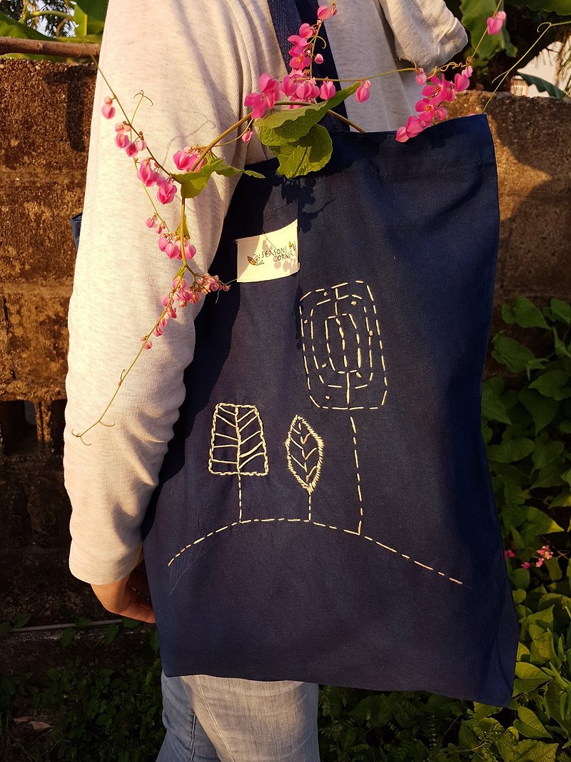 棒棒樹 **樹袋子** 藍染 童趣繡縫 書袋 送禮自用 - 側背包/斜背包 - 棉．麻 藍色