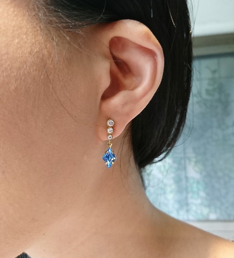 菱形鋯石針式耳環(藍) - 耳環/耳夾 - 其他金屬 藍色