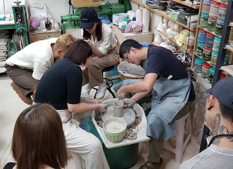 Hand-made Pottery Experience Hand-made Pottery Pottery Course [Reservation area for more than three persons] - Pottery & Glasswork - Pottery 