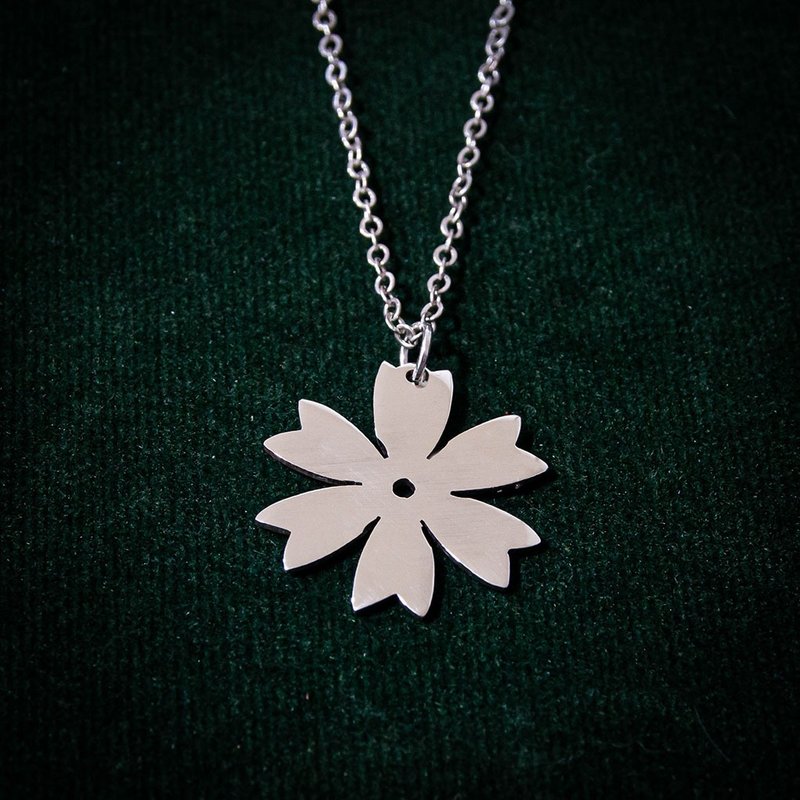 Handmade small minimal flower pendant - 項鍊 - 銀 銀色