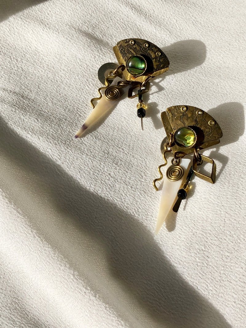 Vintage Mix Stones & Metal Drop Earrings - 耳環/耳夾/耳骨夾 - 其他金屬 多色