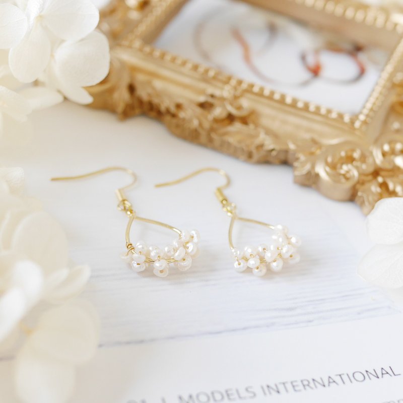 Southland pearl flower basket drop earrings - ต่างหู - โลหะ สีทอง