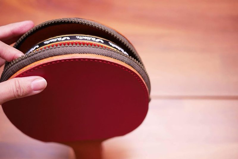 Custom billiard racket cover - อุปกรณ์ฟิตเนส - หนังแท้ สีแดง