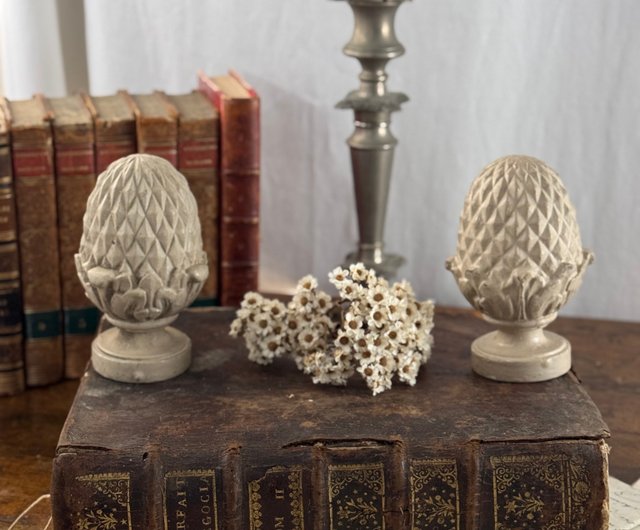 50125-珍しいフランスのアンティーク木彫りの松ぼっくりのトップ