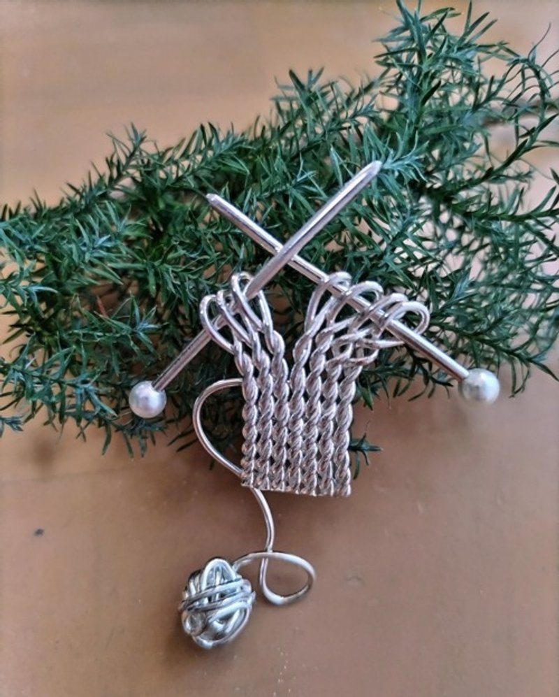 Pinkoi Proxy Purchase - [Relisted] Knitting series - Ball of yarn and knitting needles... SV925 - Brooches - Other Metals 