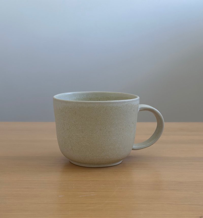 Cream speckled handmade ceramic mug, tea cup 300 ml - แก้วมัค/แก้วกาแฟ - ดินเผา ขาว