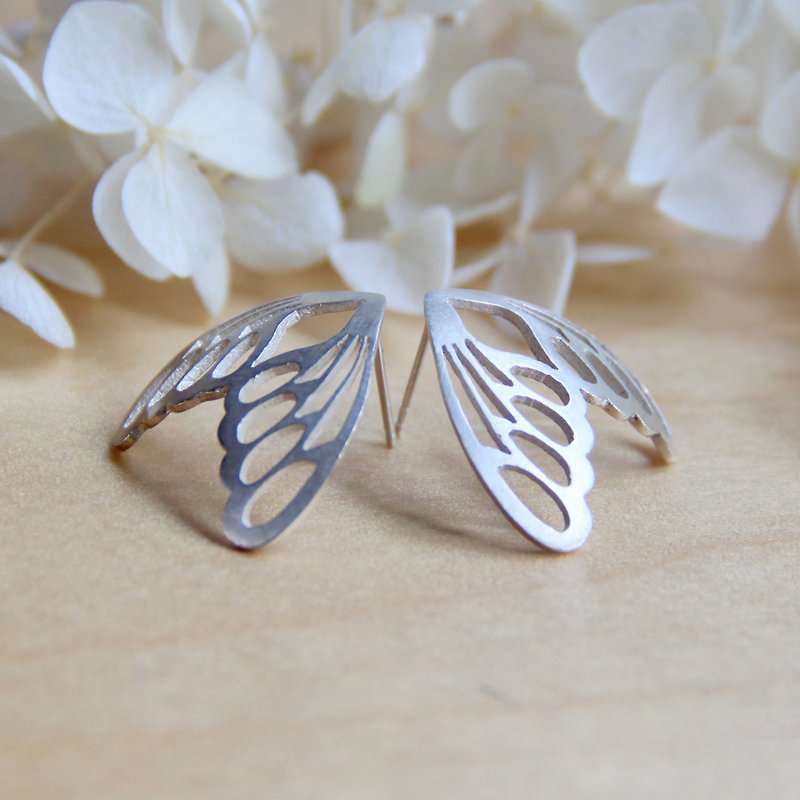銀蝶系列 - 銀蝶耳環 - 925純銀手作耳環 銀飾 禮物 包裝 - 耳環/耳夾 - 其他金屬 銀色
