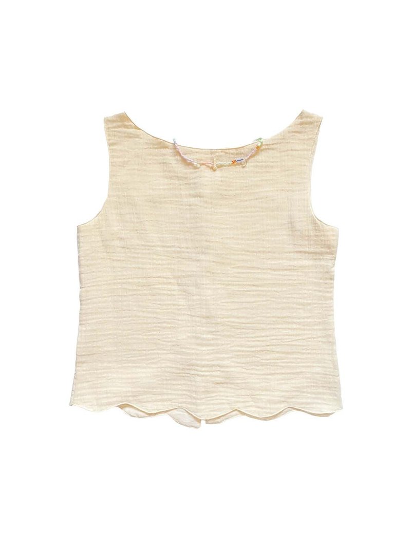 Sleeveless shirt boat neck style with cute curve design - 女上衣/長袖上衣 - 棉．麻 白色
