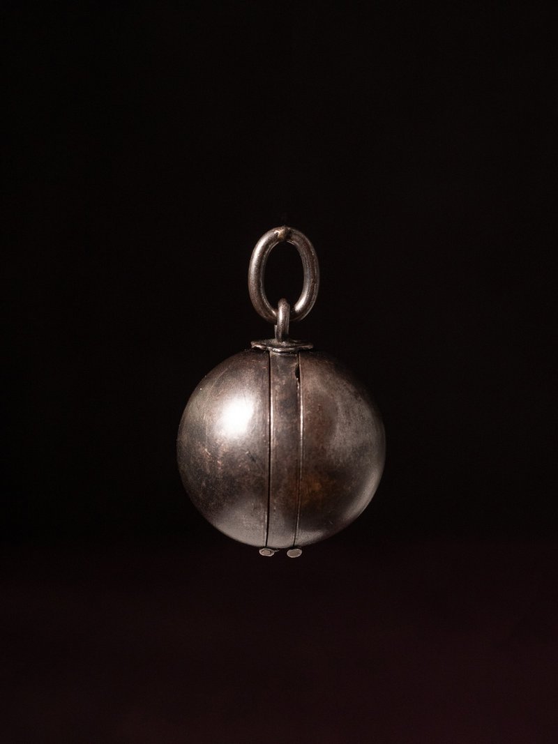 1860s 法國 球型雙面相片墜 - 項鍊 - 其他金屬 灰色