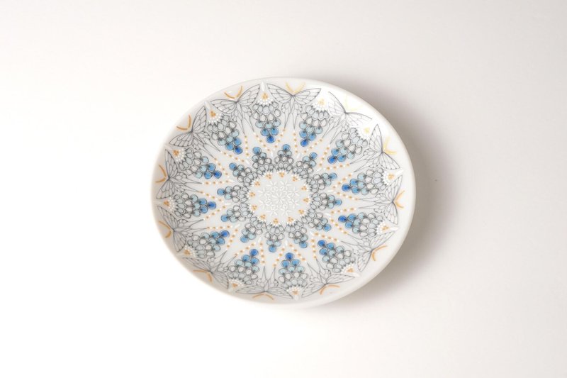 【預購】日本進口 九谷燒藝術小盤10.4cm - 蝶華霞 西野美香繪 - 盤子/餐盤/盤架 - 瓷 藍色